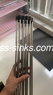 Handgemachte Küchenspülung mit Rück- oder Mitteldreinplatzierung 18 Gauge 220 mm Schüsseltiefe